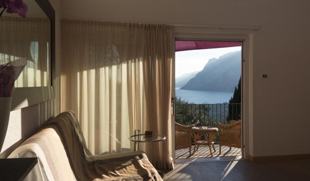 Hotel Isola Verde Torbole Sul Garda Exterior photo